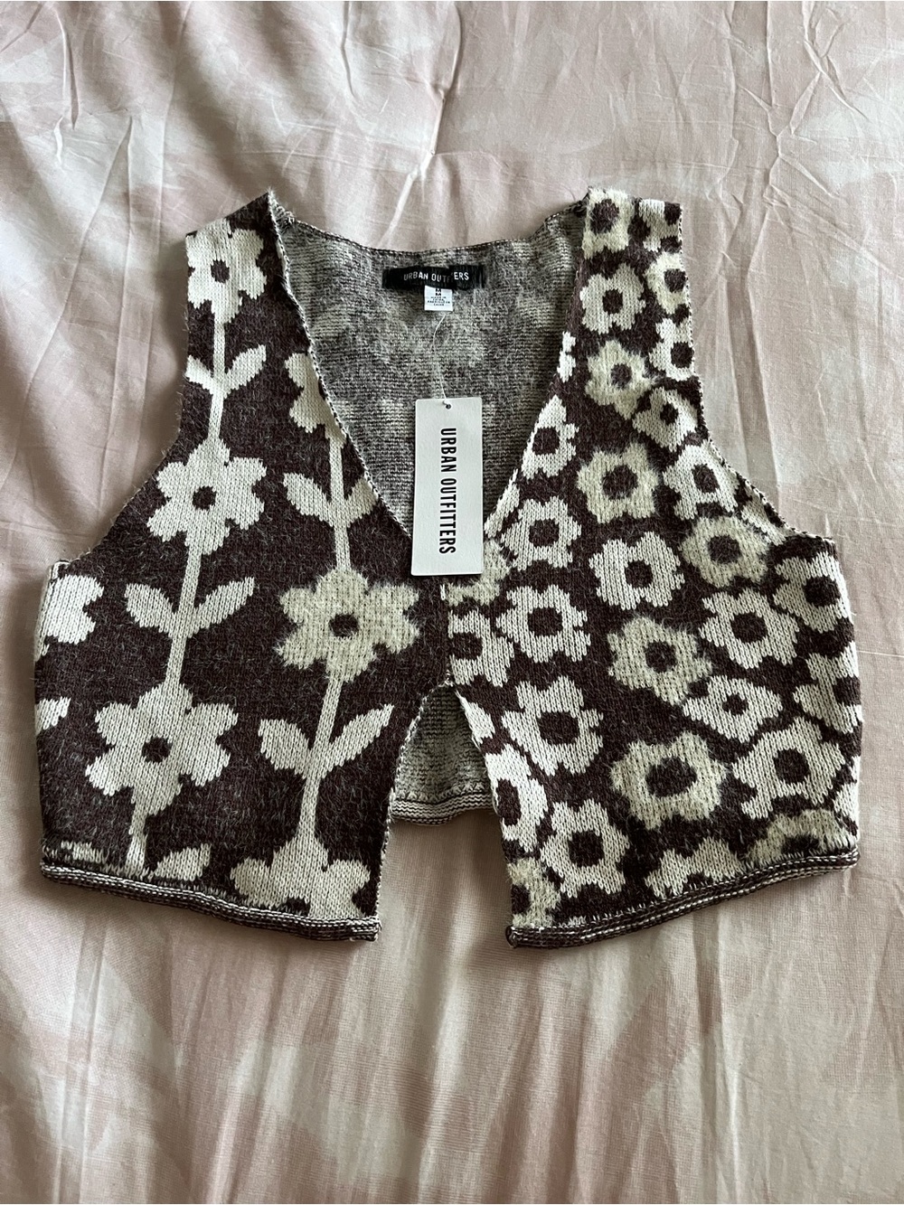 NWT Urban Outfitters Cropped Adriana Floral Soft Knit Vest M
